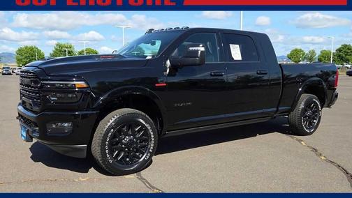 Diamond Black Crystal Pearlcoat 2026 RAM 2500 Limited