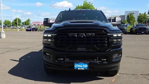 Diamond Black Crystal Pearlcoat 2026 RAM 2500 Limited