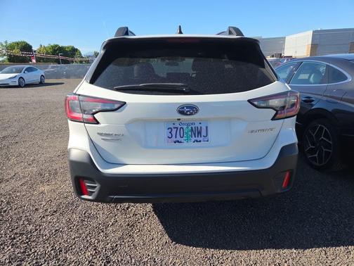 Crystal White Pearl 2022 Subaru Outback Premium
