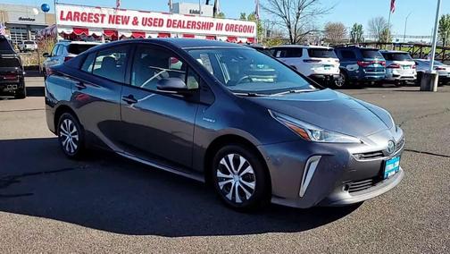 2022 Toyota Prius LE