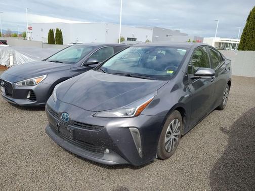 2022 Toyota Prius LE