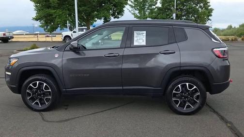 Granite Crystal Metallic Clearcoat 2021 Jeep Compass Trailhawk