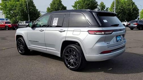 silver zynith 2026 Jeep Grand Cherokee Summit