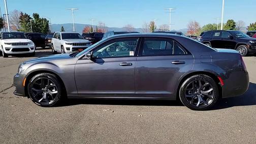 Granite Crystal Metallic Clearcoat 2023 Chrysler 300 Touring