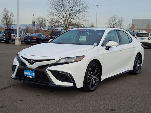 2024 Toyota Camry SE