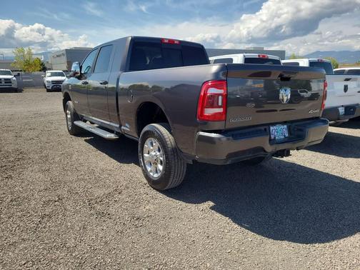 Granite Crystal Metallic Clearcoat 2024 RAM 2500 Laramie