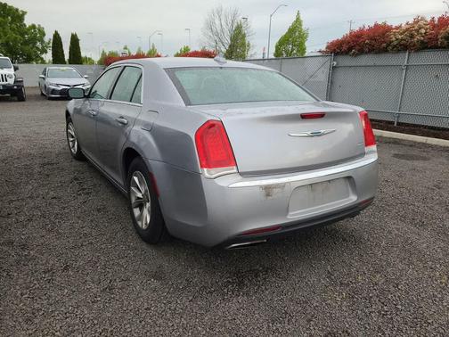 2015 Chrysler 300 Limited