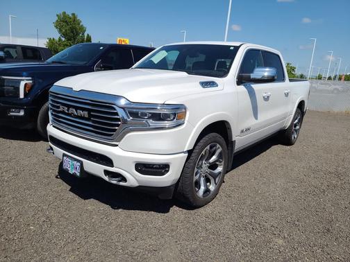 Ivory White Tri-Coat Pearlcoat 2024 RAM 1500 Longhorn