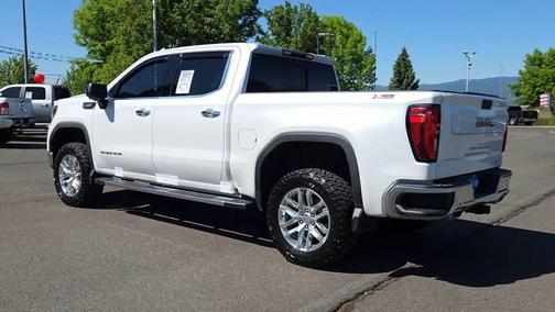 White Frost Tricoat 2020 GMC Sierra 1500 SLT