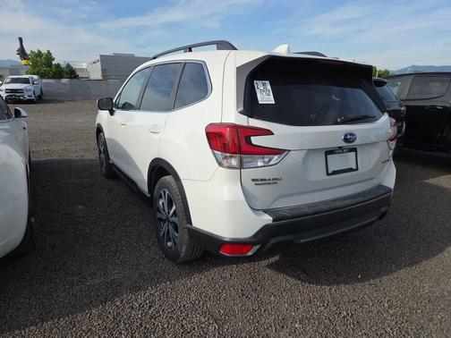 Crystal White Pearl 2020 Subaru Forester Limited