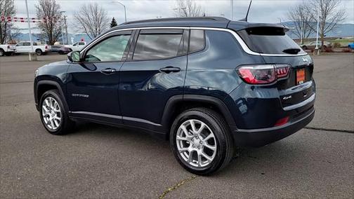 2024 Jeep Compass Latitude Lux