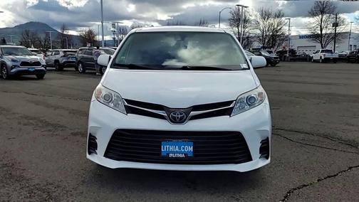 2020 Toyota Sienna LE
