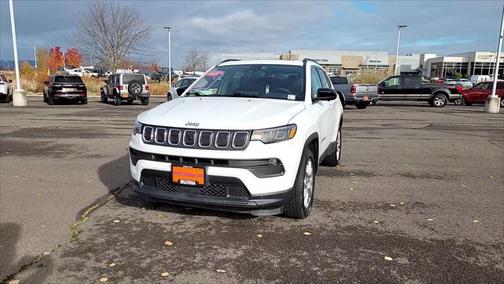 2022 Jeep Compass Latitude Lux