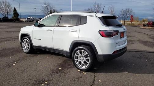2022 Jeep Compass Latitude Lux