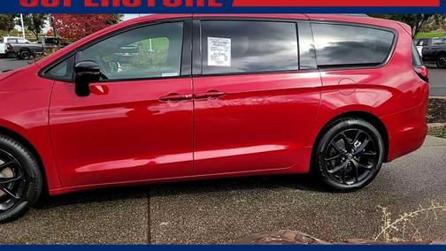 Red Hot Pearlcoat 2026 Chrysler Pacifica L