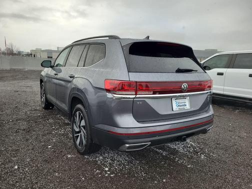 2024 Volkswagen Atlas 2.0T SE w/Technology 4MOTION