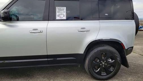 2024 Land Rover Defender X-Dynamic SE