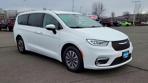 2023 Chrysler Pacifica Hybrid Touring L