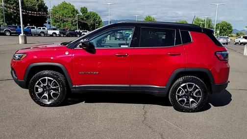 2025 Jeep Compass Trailhawk