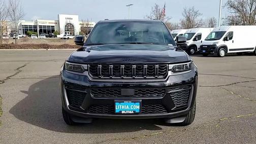 Diamond Black Crystal Pearlcoat 2026 Jeep Grand Cherokee Altitude