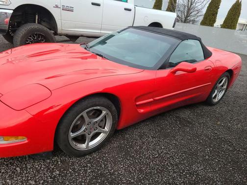 2000 Chevrolet Corvette Base