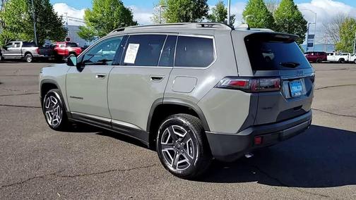 Sting-Gray Clearcoat 2026 Jeep Cherokee Limited