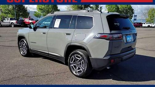 Sting-Gray Clearcoat 2026 Jeep Cherokee Limited