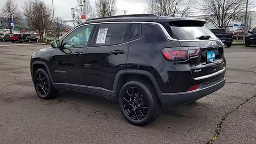 2022 Jeep Compass Latitude Lux