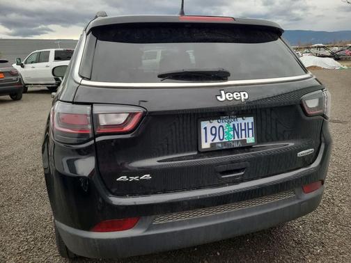 2022 Jeep Compass Latitude Lux