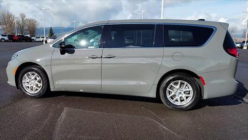 2025 Chrysler Pacifica L