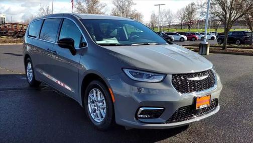 2025 Chrysler Pacifica L