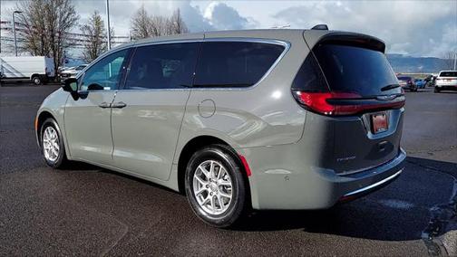 2025 Chrysler Pacifica L