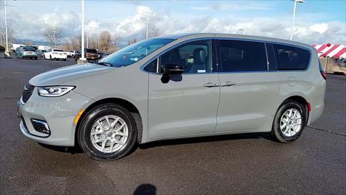 2025 Chrysler Pacifica L