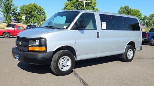 Silver Ice Metallic 2017 Chevrolet Express 2500 LT
