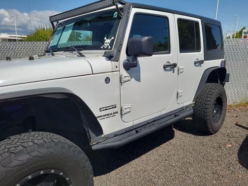 Bright White Clearcoat 2014 Jeep Wrangler Unlimited Sport