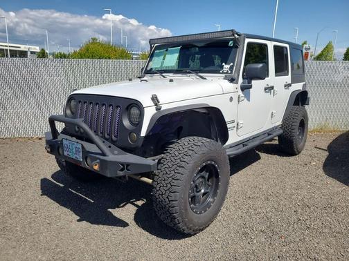 Bright White Clearcoat 2014 Jeep Wrangler Unlimited Sport