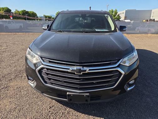 Mosaic Black Metallic 2018 Chevrolet Traverse LT Leather
