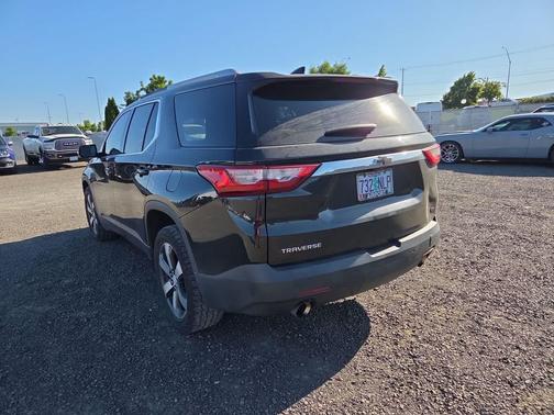 Mosaic Black Metallic 2018 Chevrolet Traverse LT Leather