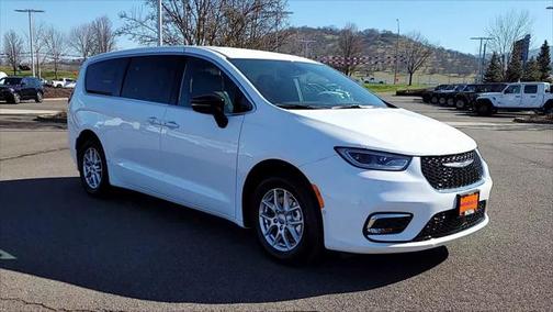 2025 Chrysler Pacifica L
