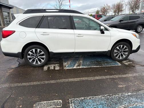 Crystal White Pearl 2017 Subaru Outback 2.5i Limited