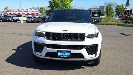Bright White Clearcoat 2026 Jeep Grand Cherokee Summit