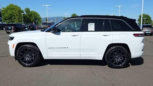 Bright White Clearcoat 2026 Jeep Grand Cherokee Summit
