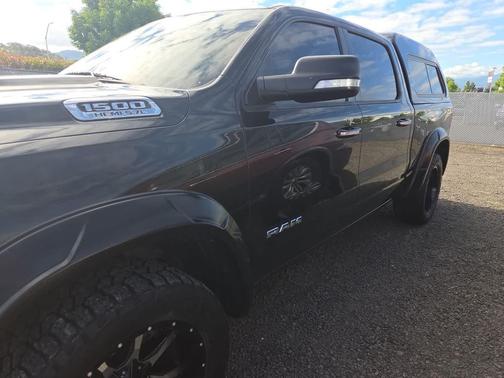 Diamond Black Crystal Pearlcoat 2019 RAM 1500 Big Horn