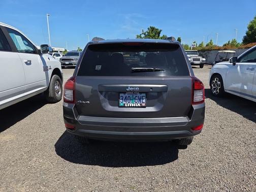 Granite Crystal Metallic Clearcoat 2014 Jeep Compass Sport