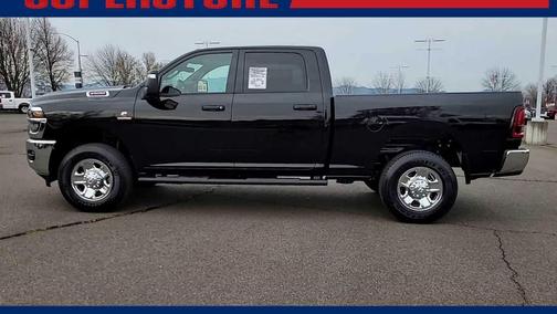 Diamond Black Crystal Pearlcoat 2026 RAM 2500 Tradesman