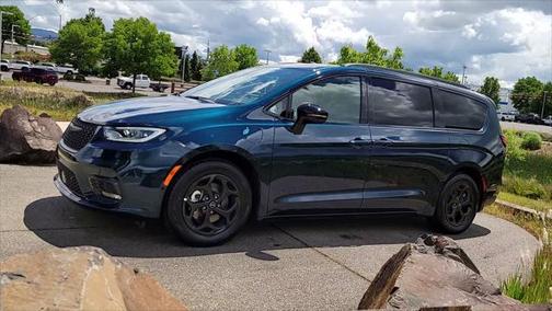2025 Chrysler Pacifica Hybrid Premium