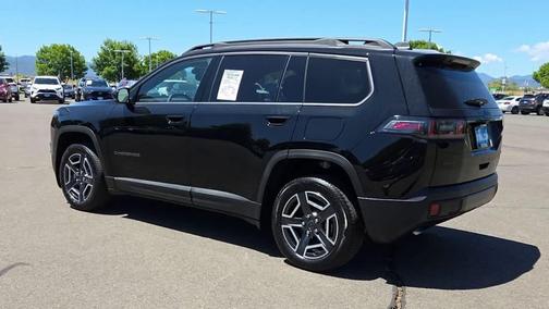 Diamond Black Crystal Pearlcoat 2026 Jeep Cherokee Limited