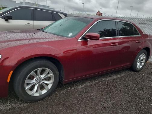 2016 Chrysler 300 Limited