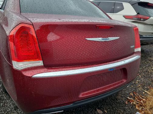 2016 Chrysler 300 Limited