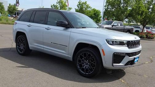 silver zynith 2026 Jeep Grand Cherokee Summit